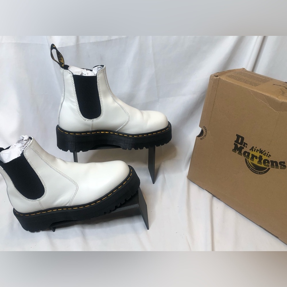 Dr Martens Womens 2976 Quad Chelsea Platform white Smooth Leather Boot-41EU, 9US - Picture 12 of 12